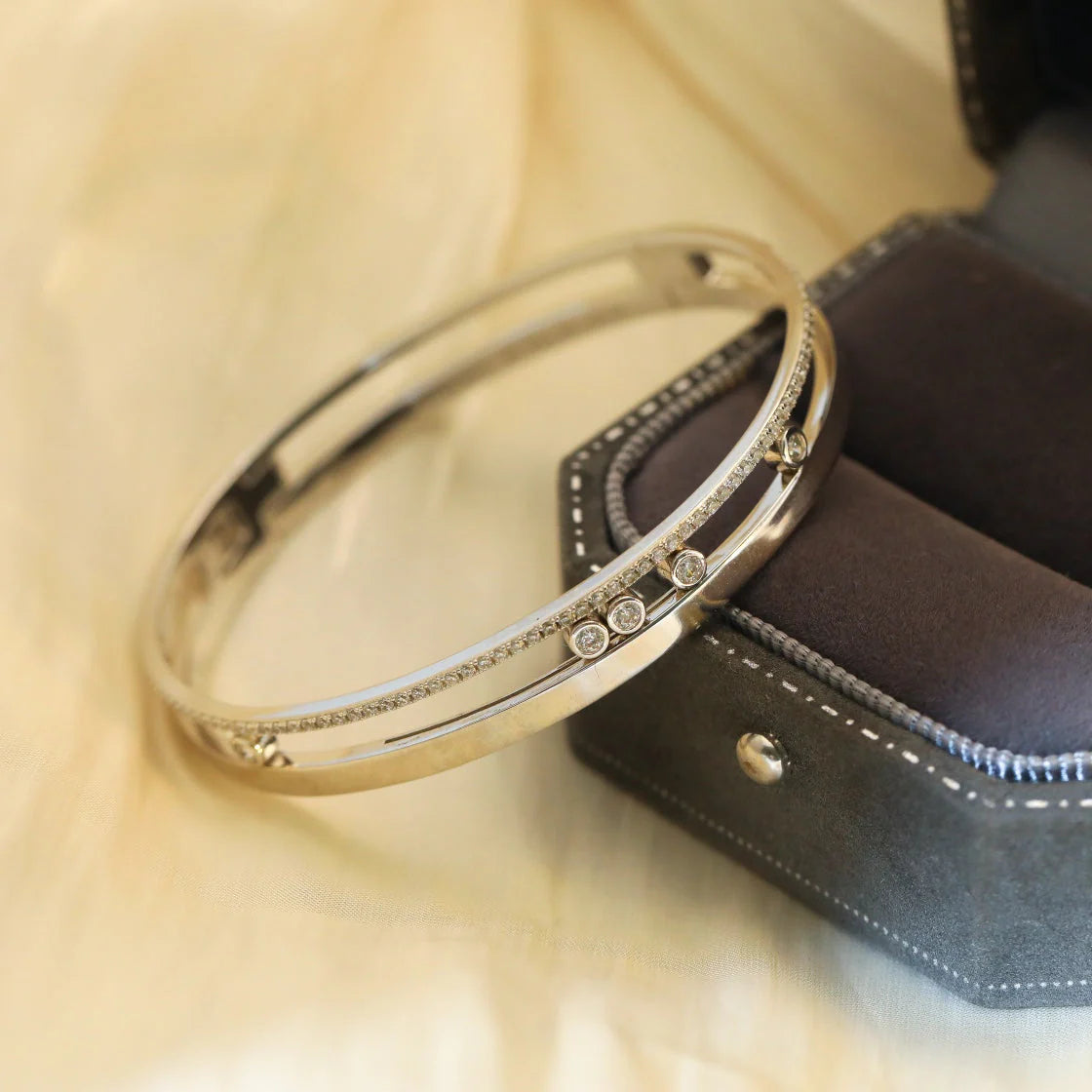 [Elite]Move Romane Diamond Bangle Bracelet