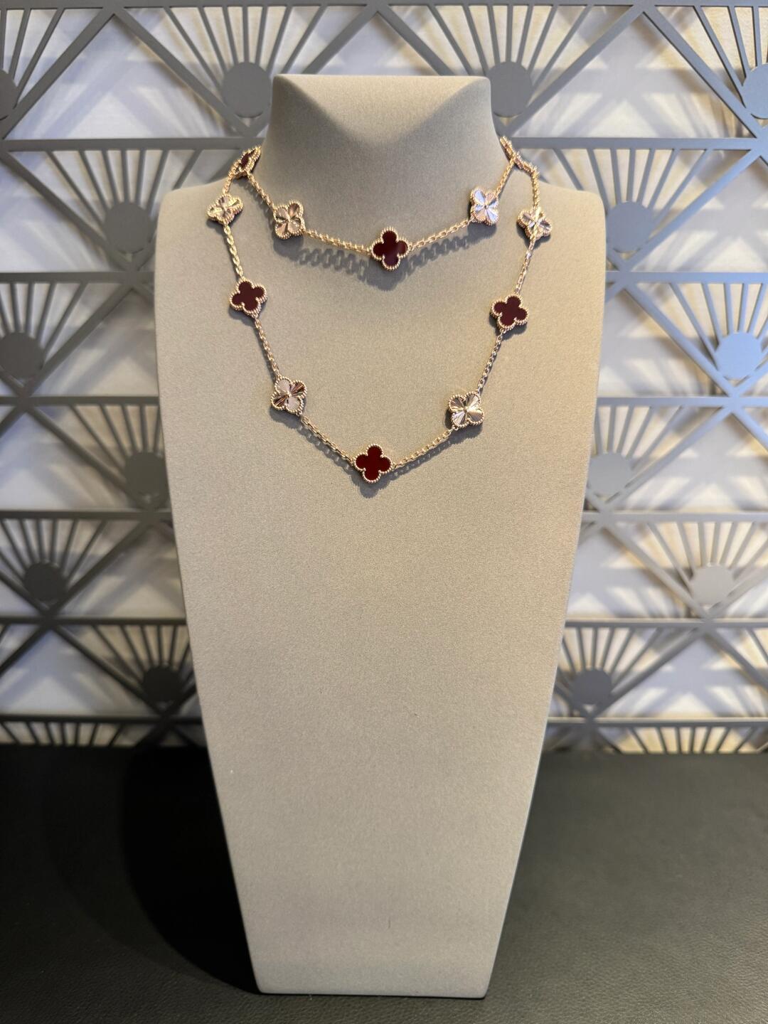 [Elite]CLOVER 20 MOTIFS LASER CARNELIAN NECKLACE
