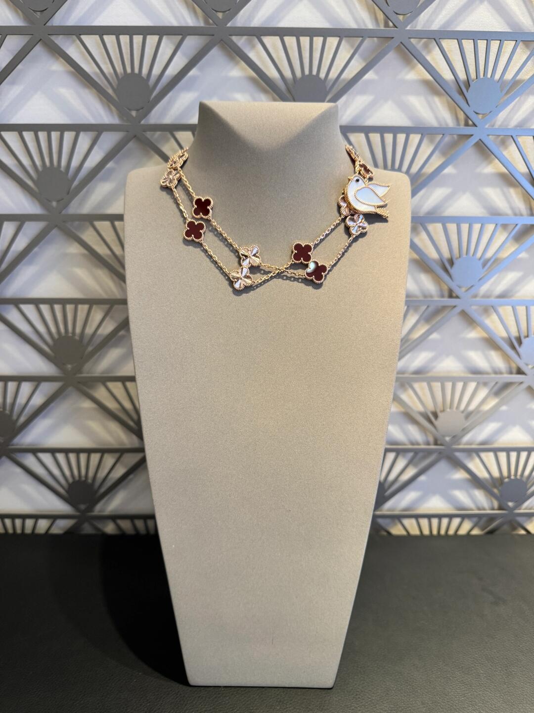 [Elite]CLOVER 20 MOTIFS LASER CARNELIAN NECKLACE