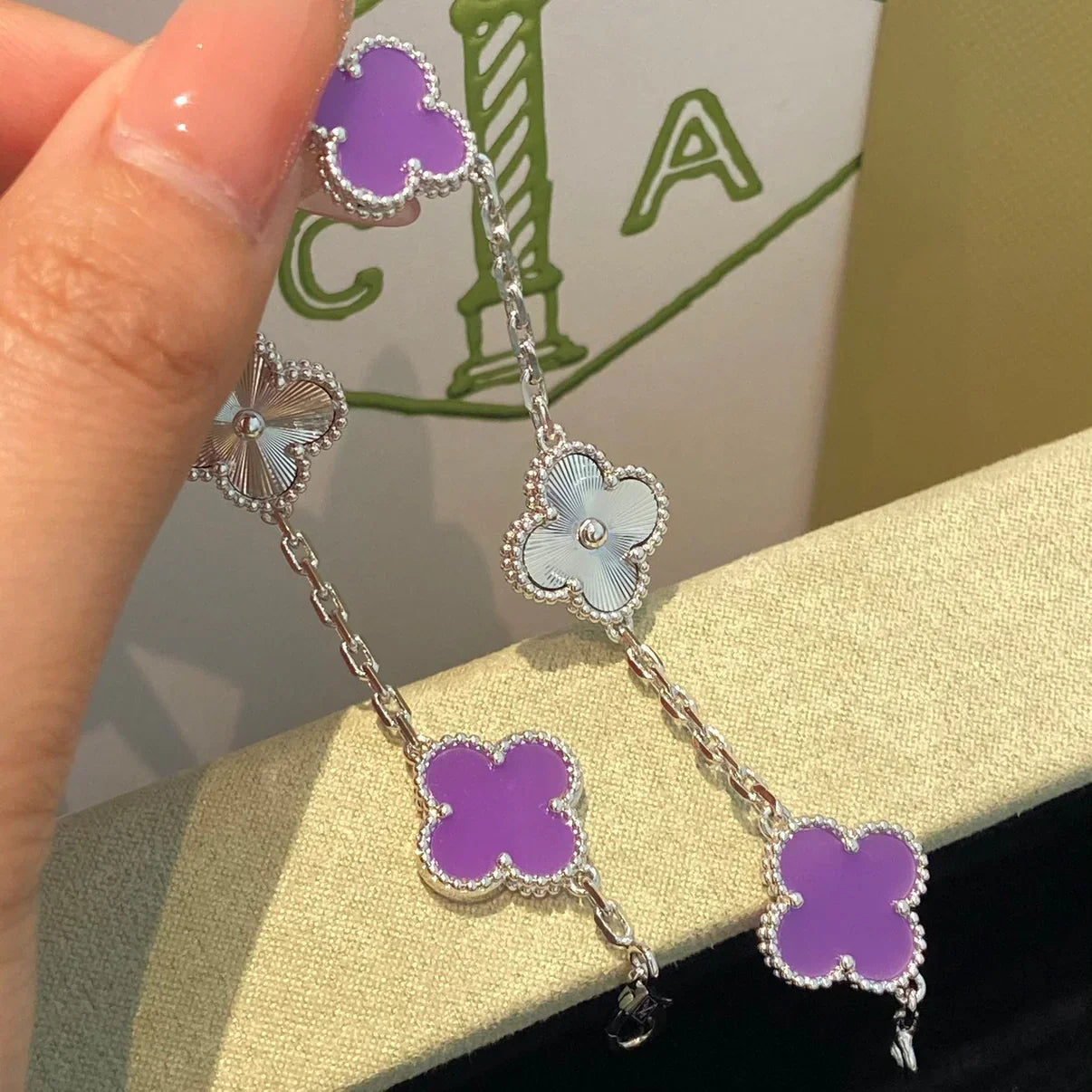 [Elite] CLOVER 5 MOTIF VIOLET BRACELET COLLECTION