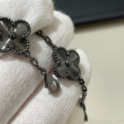 [Elite]CLOVER 5 MOTIF BLACK BRACELET
