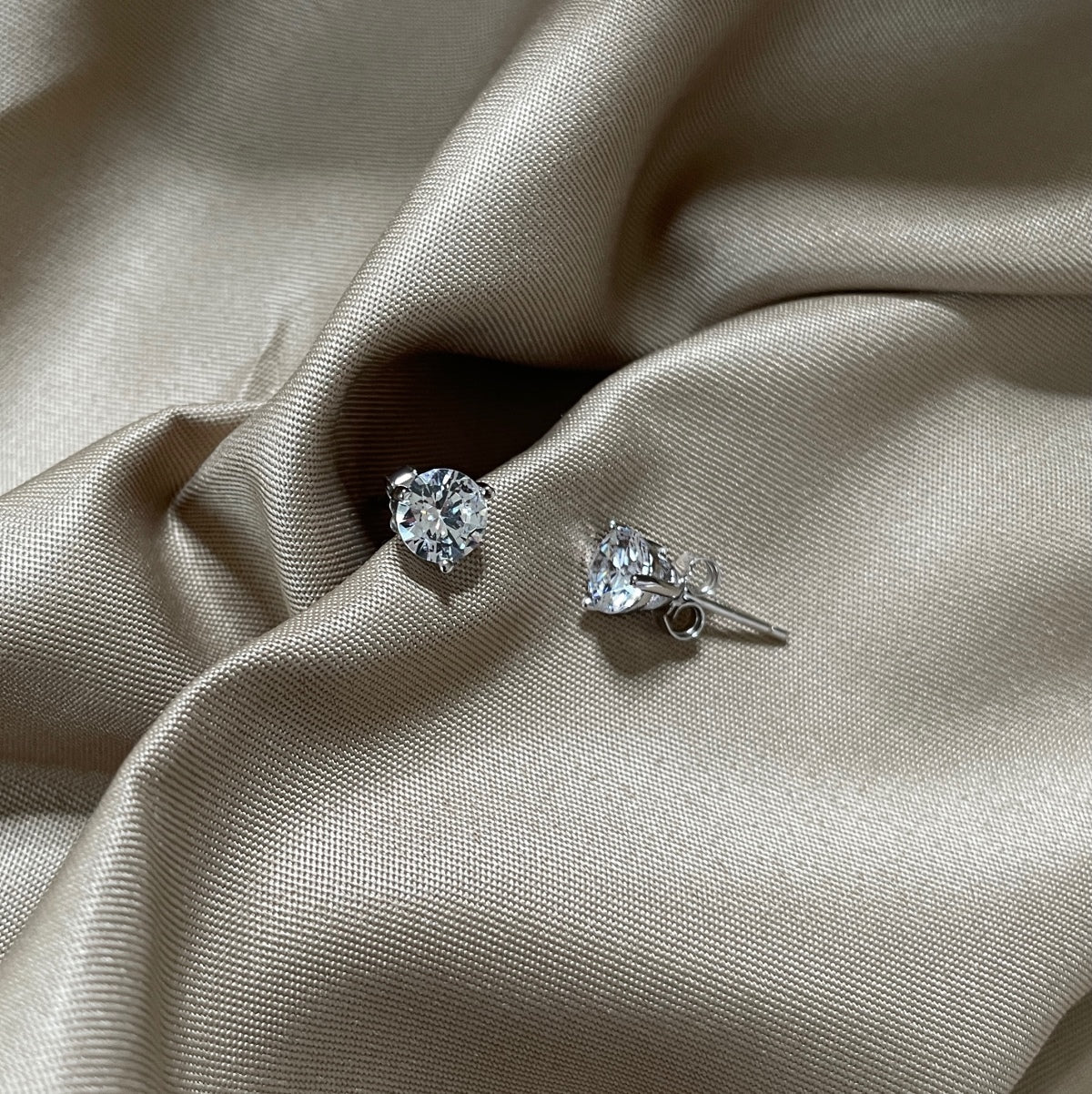 [Elite]Dainty Round Shape Earrings