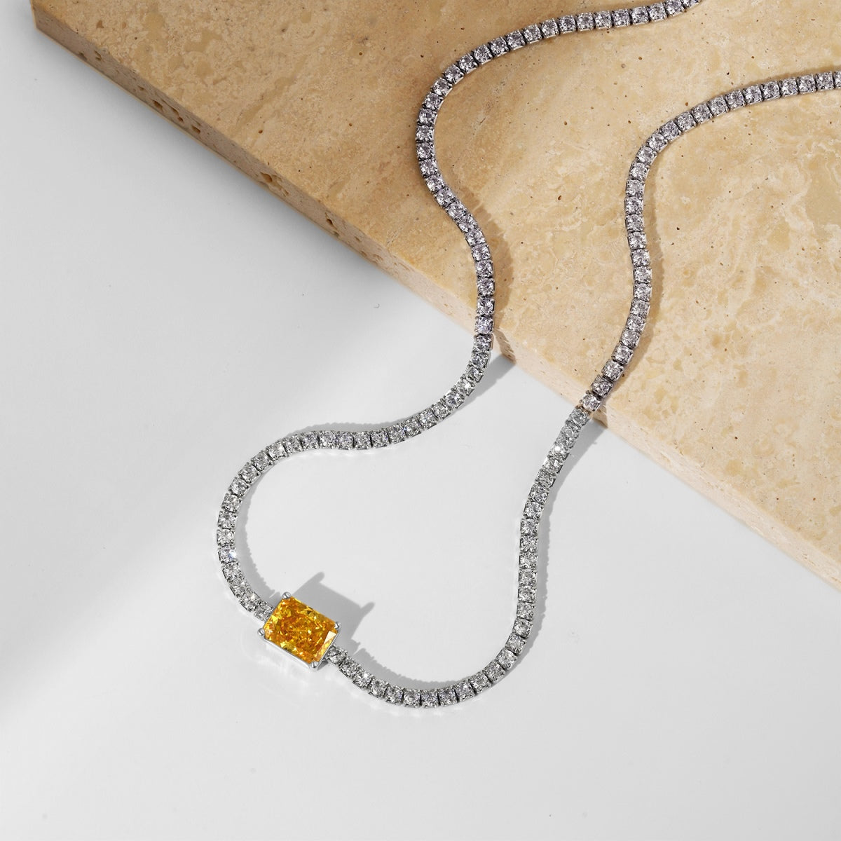 [Elite]2.0 carat Ornate Emerald Cut Necklace