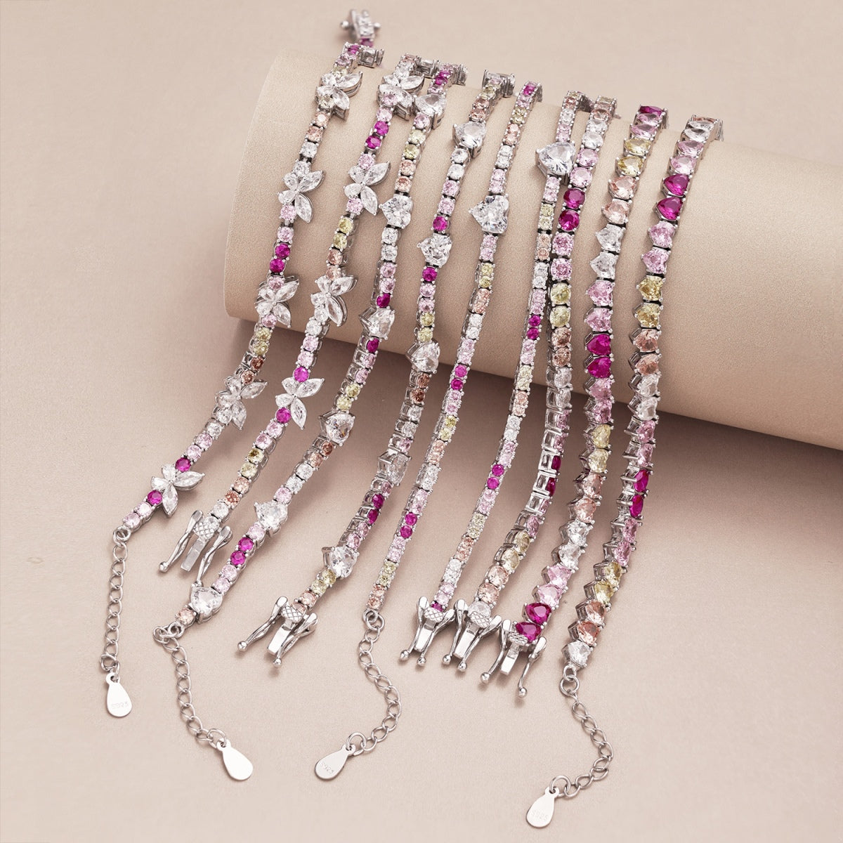 [Elite]Ornate Colorful Butterfly Shape Round Cut Daily Bracelet