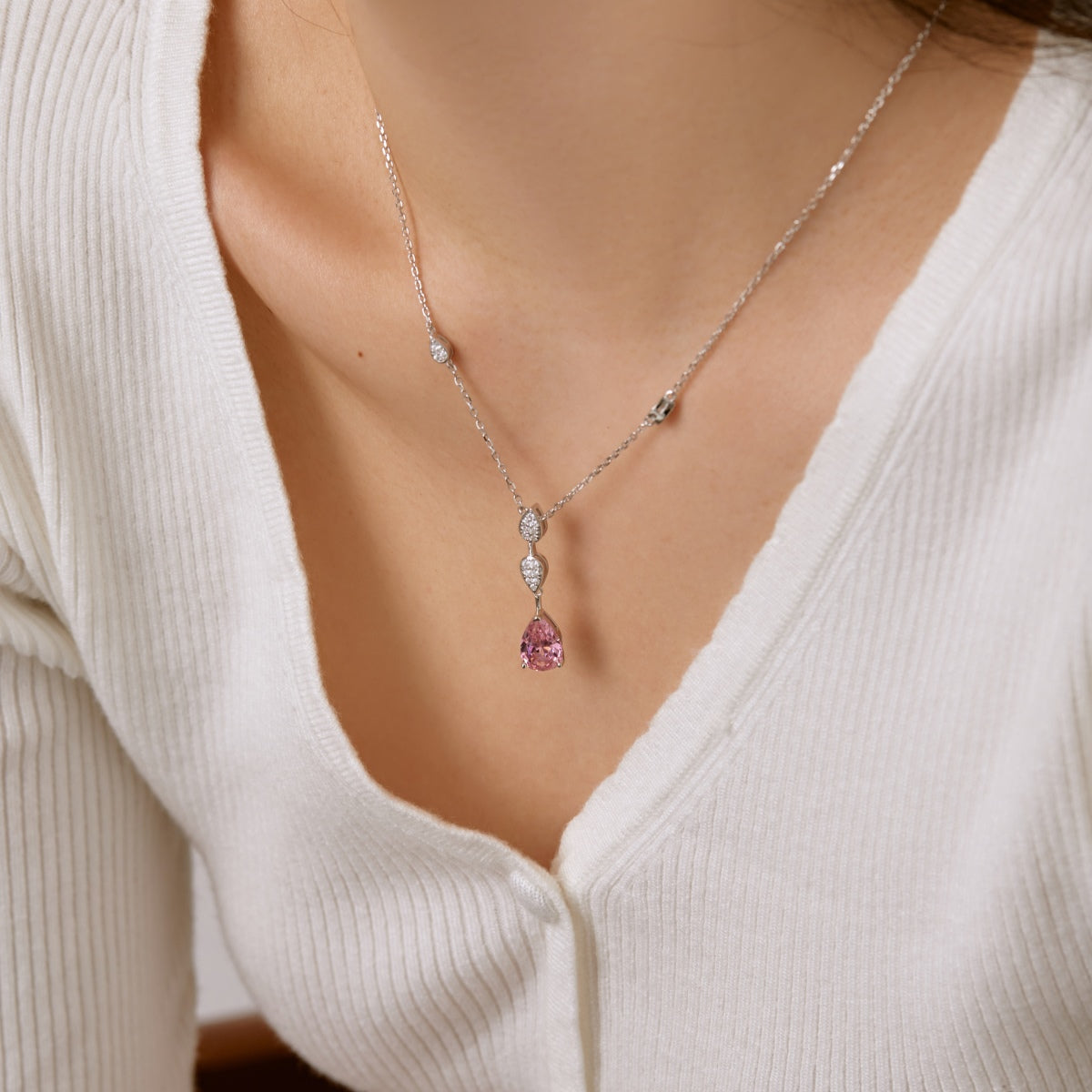 [Elite]Dazzling Pear Cut Necklace