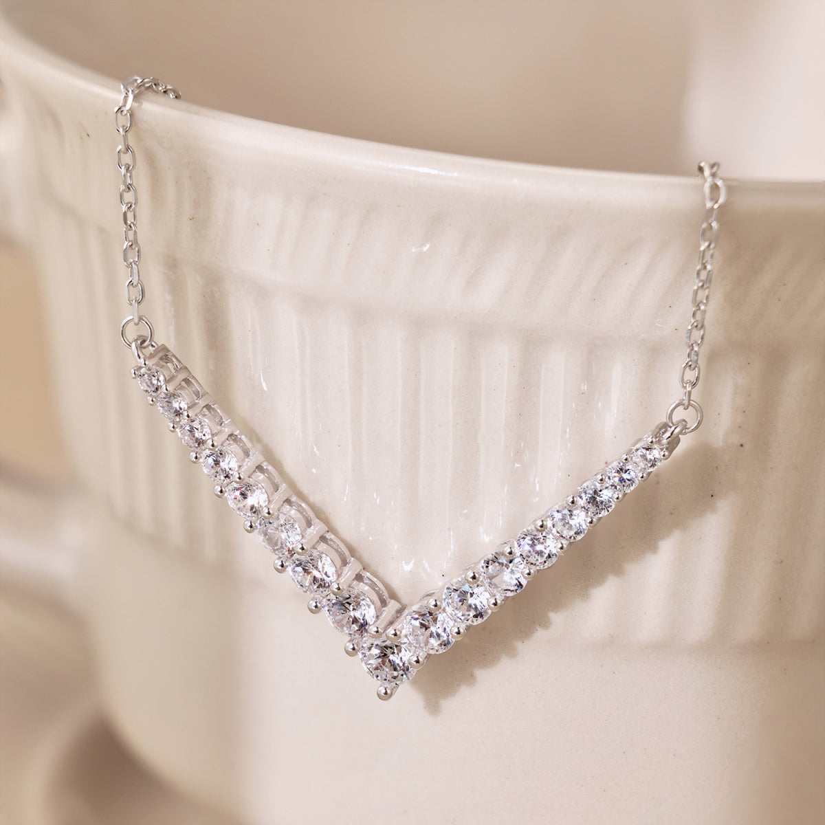 [Elite]Ornate Round Cut Necklace