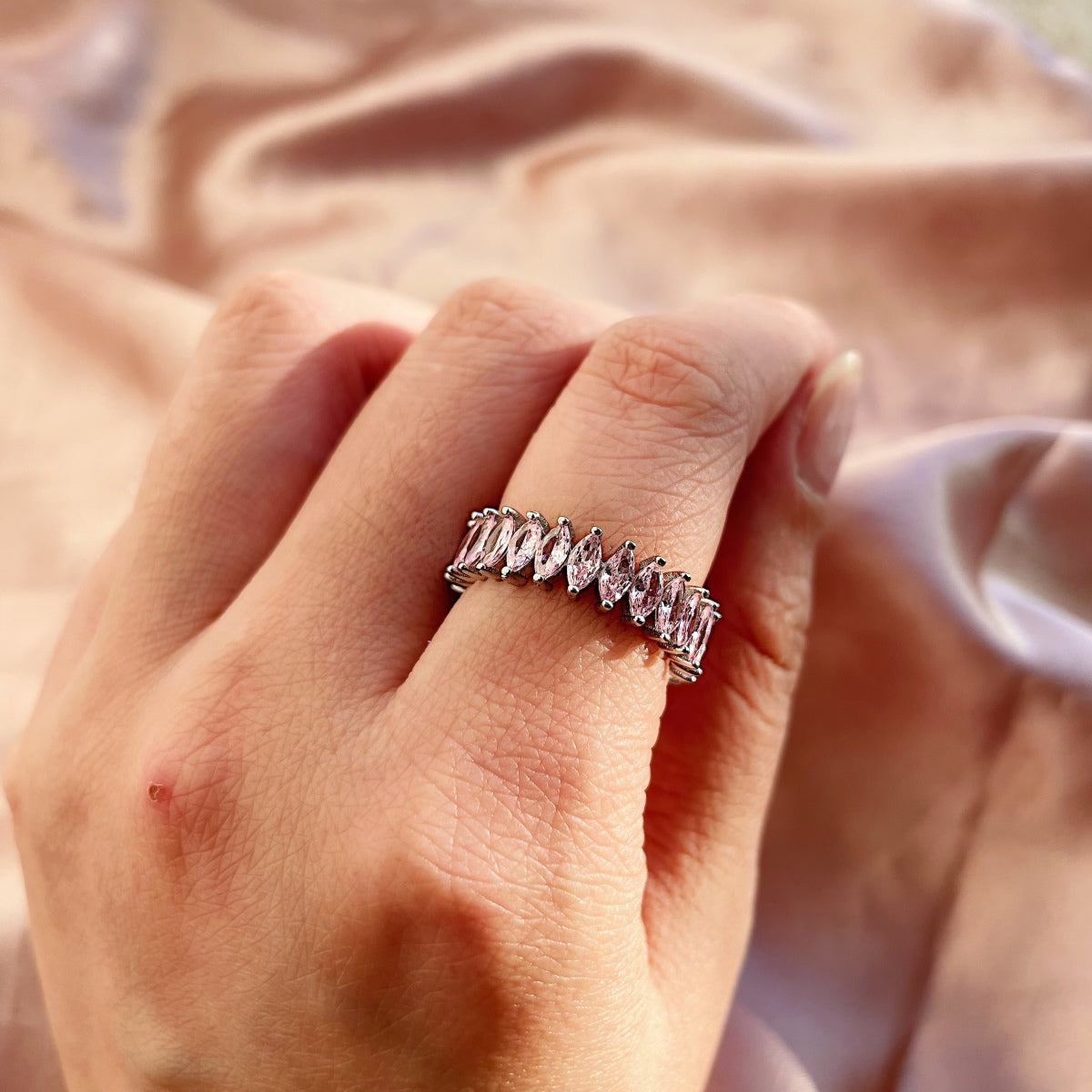 [Elite]Gorgeous Marquise Cut Tennis Ring