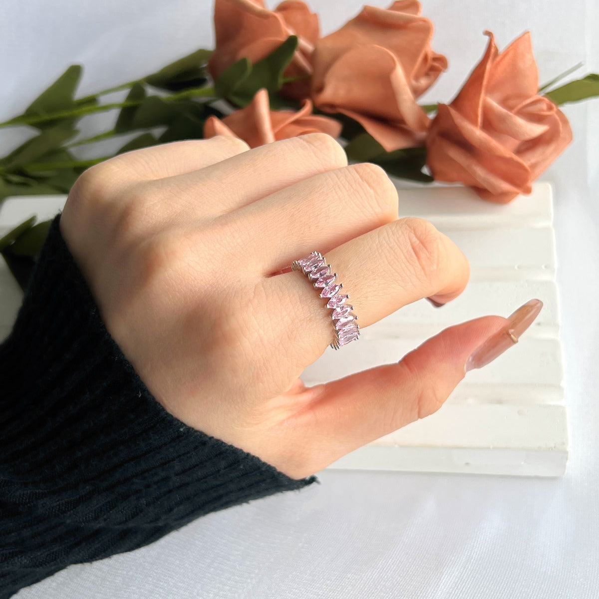 [Elite]Gorgeous Marquise Cut Tennis Ring