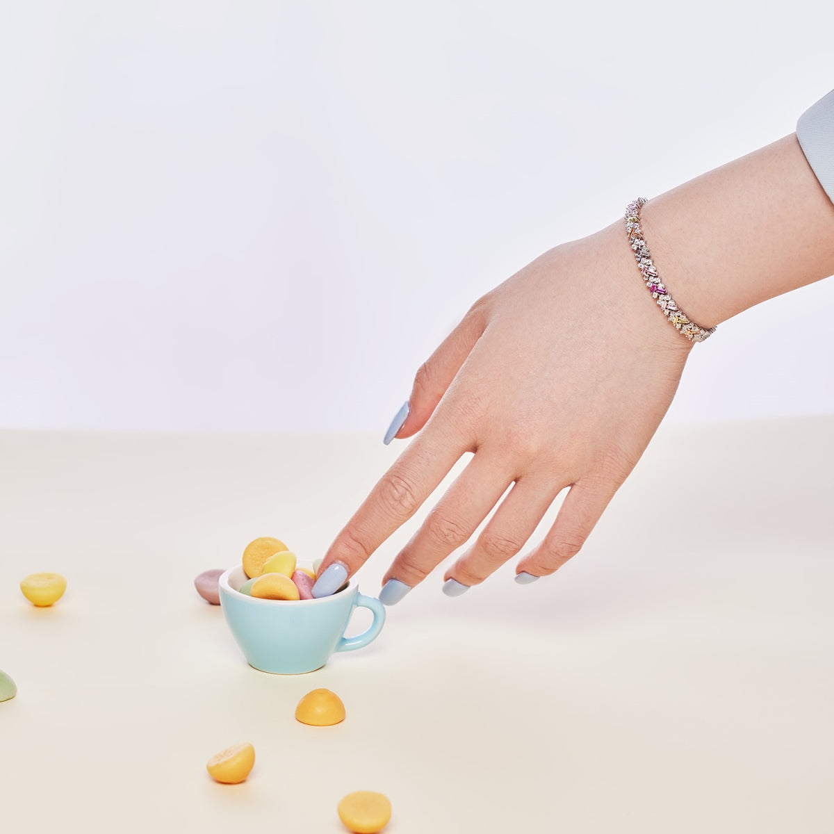 [Elite]Dazzling Unique Multi Shape Daily Bracelet