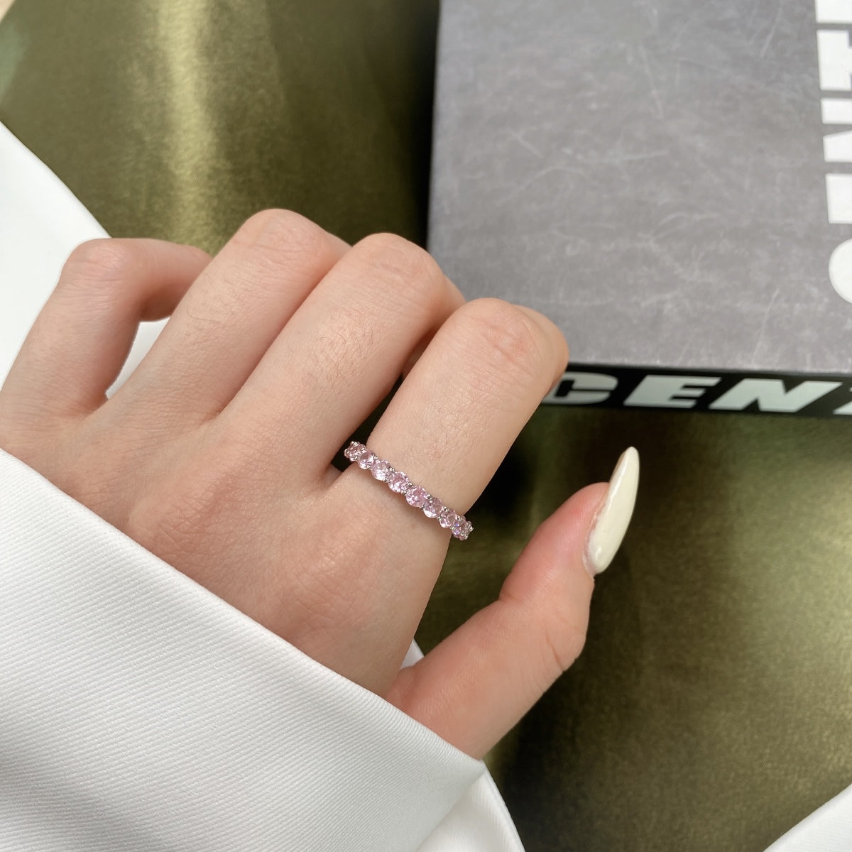 [Elite]Sparkling Round Cut Tennis Ring