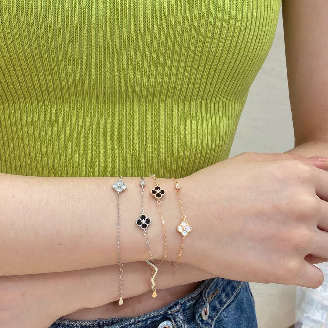 [Elite]Delicate Four Leaf Clover Bracelet