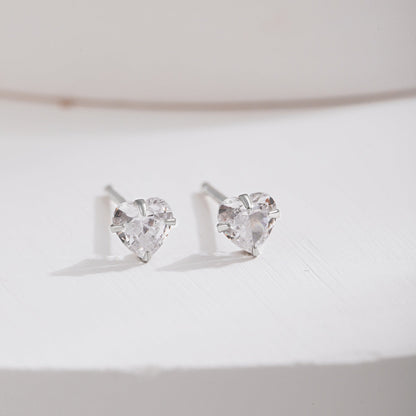 [Elite]Sparkling Heart Shaped Simple Earrings