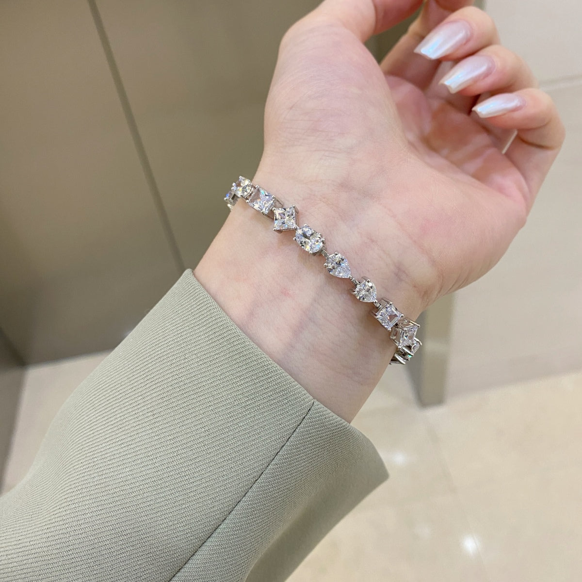 [Elite]Unique Exquisite Multi Cut Daily Bracelet