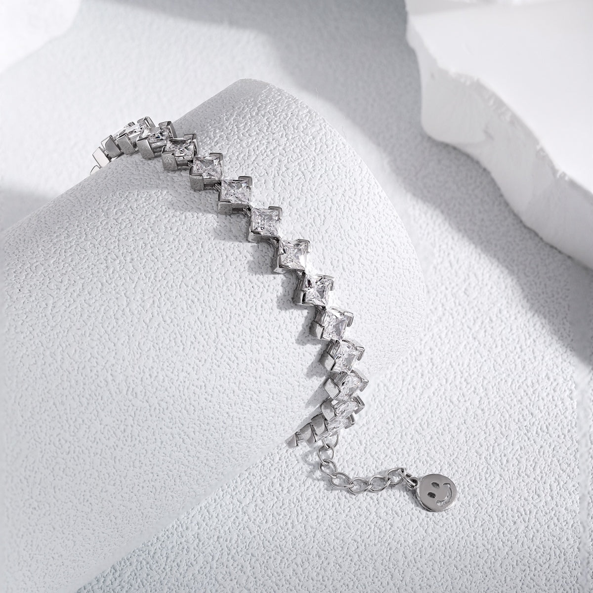 [Elite]0.5 Carat Ornate Princess Cut Daily Bracelet