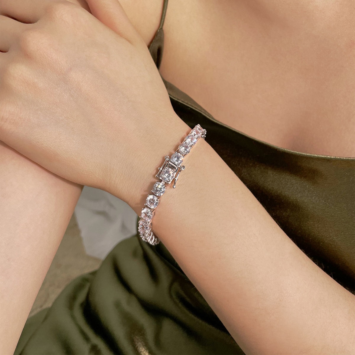 [Elite]0.75 Carat Dazzling Round Cut Wedding Bracelet