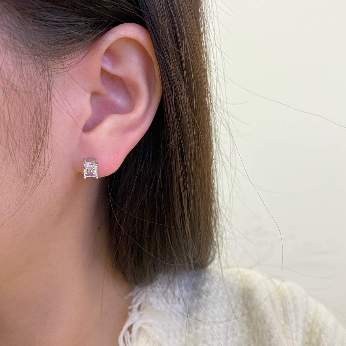 [Elite]Stylish Shiny Rectangular Center Stone Stud Earrings