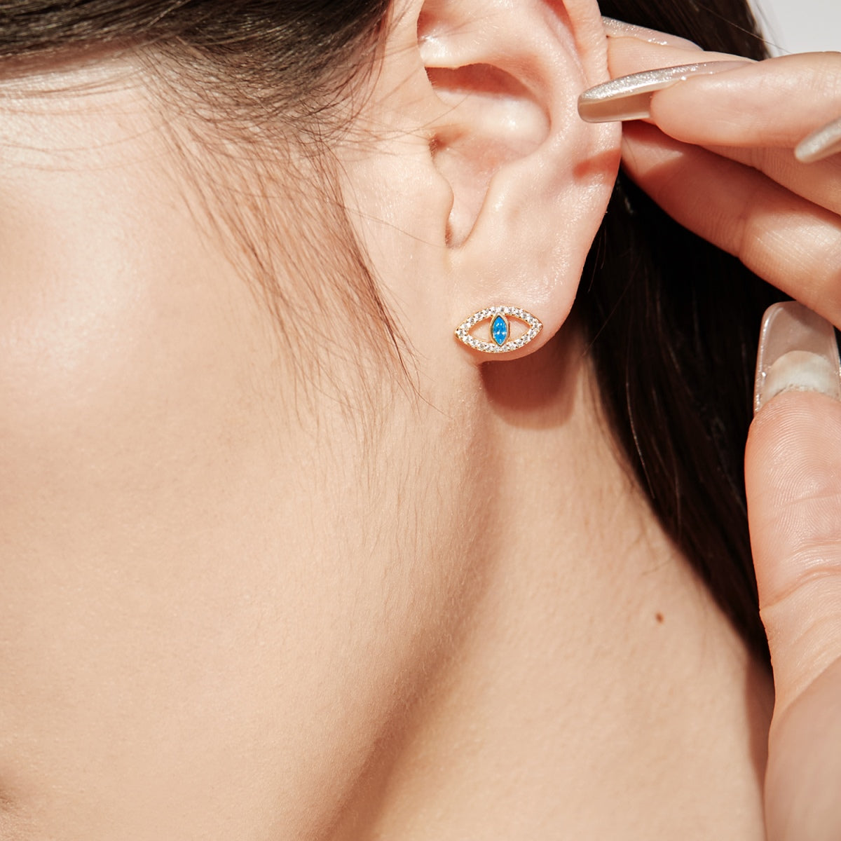 [Elite]Blue Devil Eyes Hollow Stud Earrings
