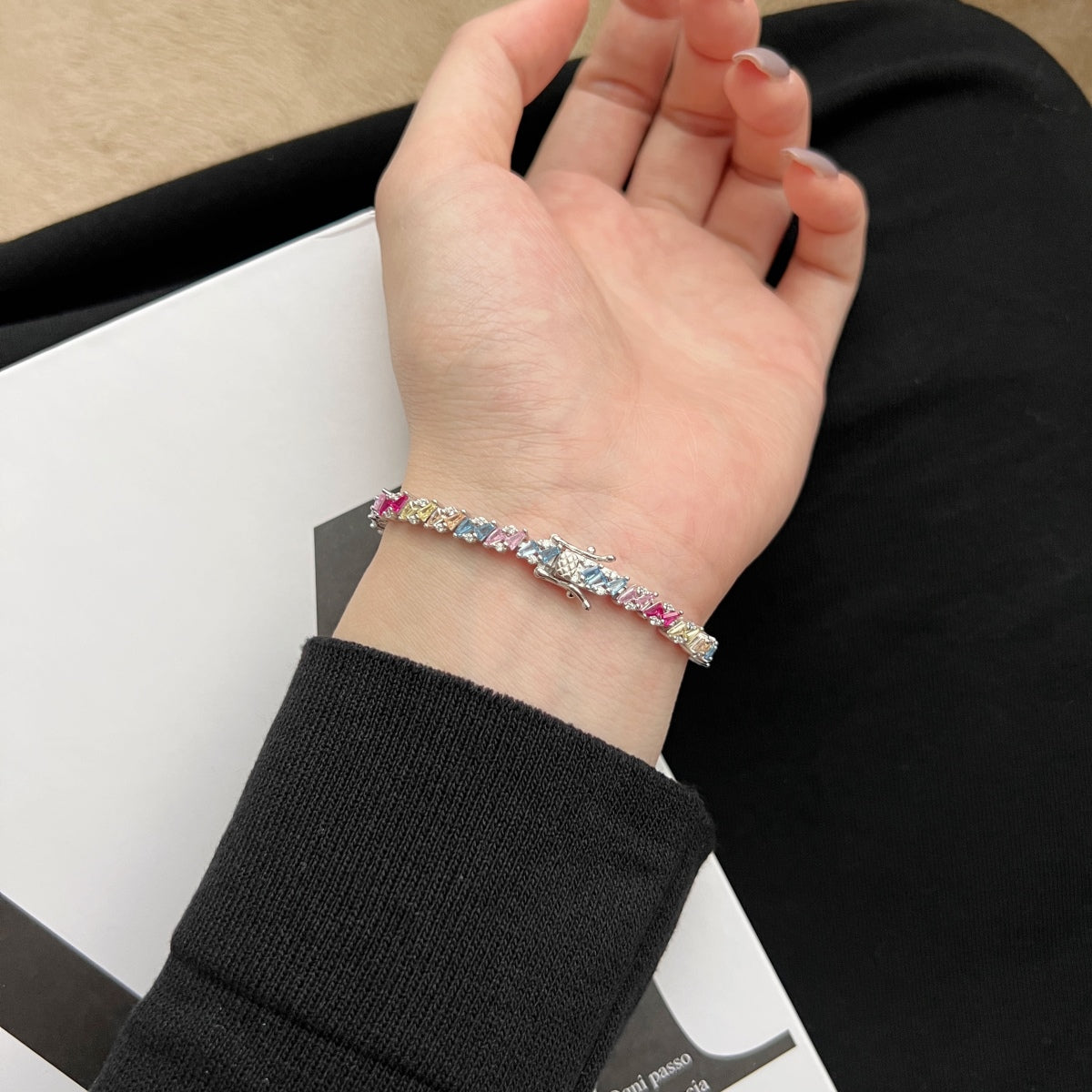[Elite]Ornate Sparkling Multi Cut Party Bracelet