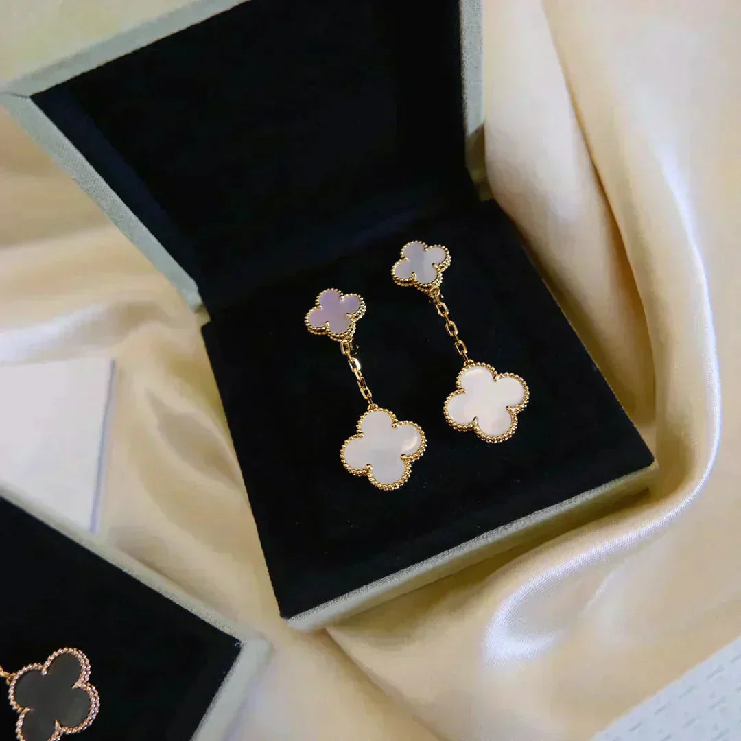 [Elite]CLOVER 2 MOTIF WHITE MOP EARRINGS