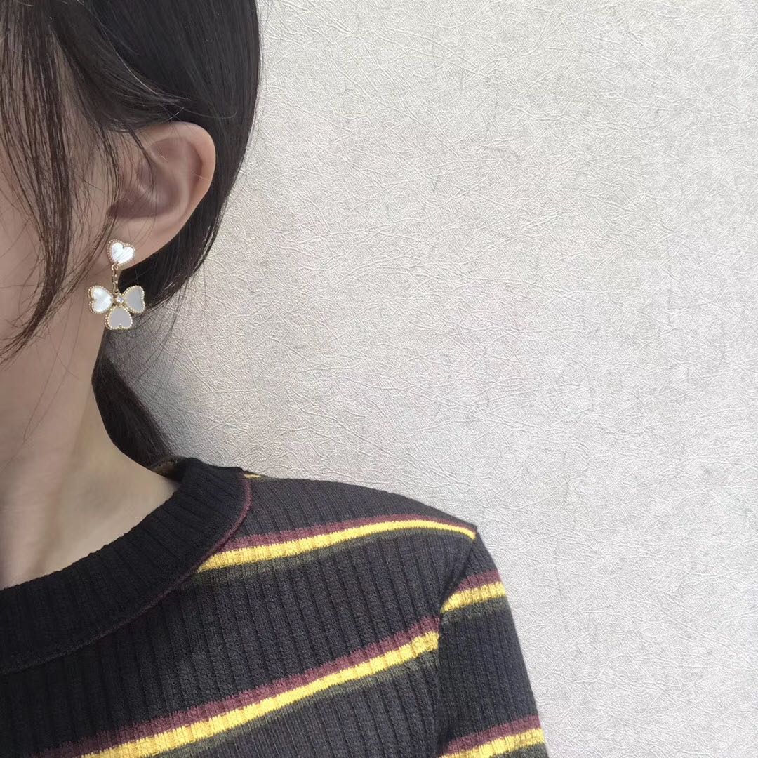 [Elite]CLOVER SWEET WHITE MOP EARRINGS
