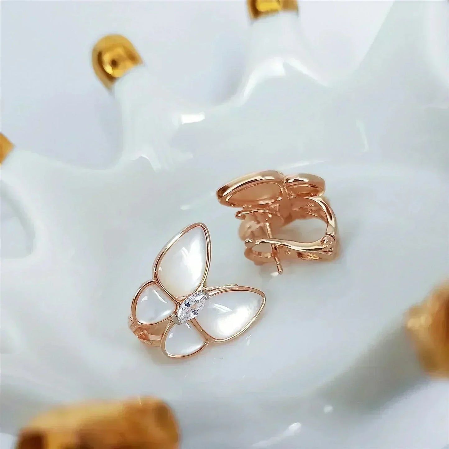 [Elite]BUTTERFLY MOP DIAMOND EARRINGS