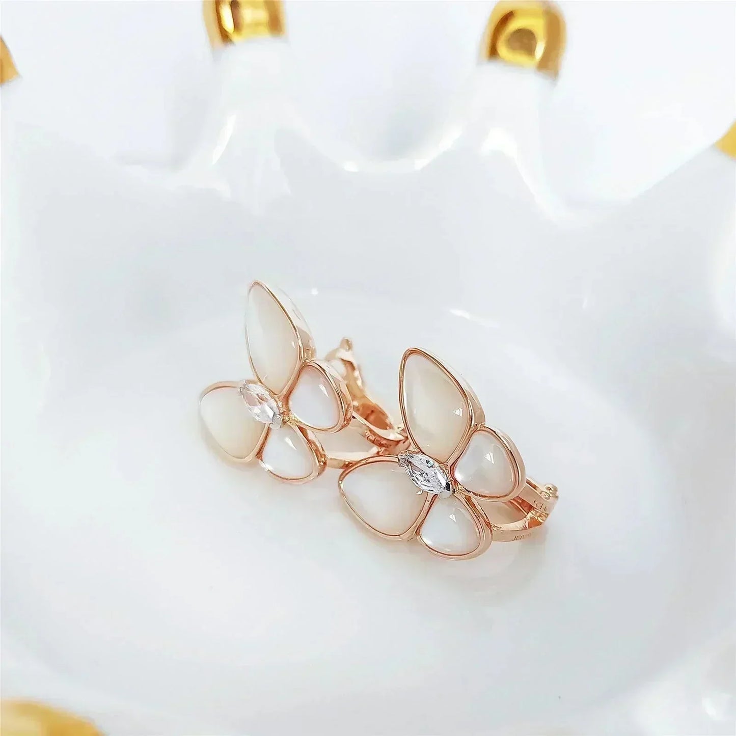 [Elite]BUTTERFLY MOP DIAMOND EARRINGS