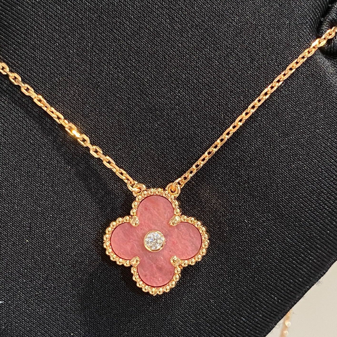 [Elite]CLOVER 15MM DIAMOND RHODONITE NECKLACE