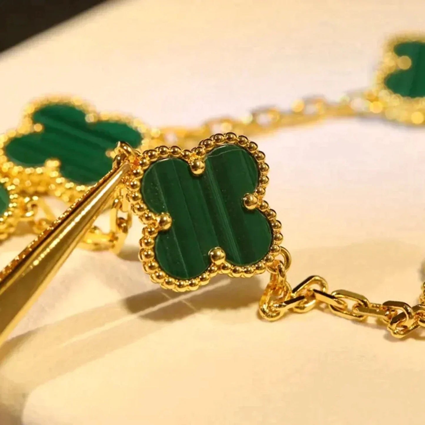 [Elite] CLOVER 5 MOTIF MALACHITE BRACELET COLLECTION