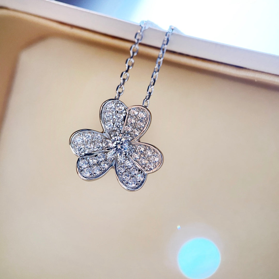 [Elite]CLOVER DIAMOND NECKLACE SILVER