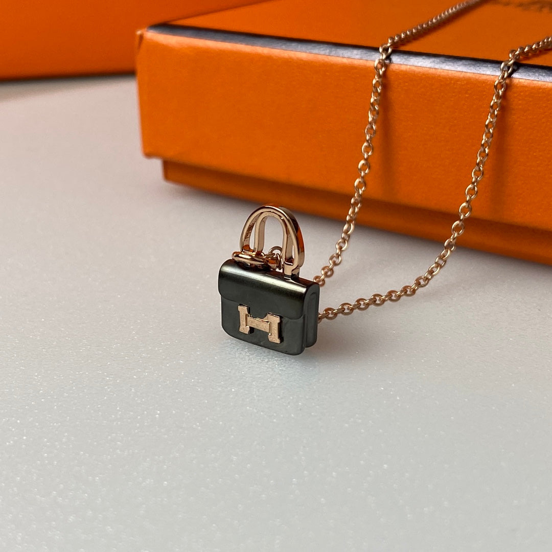 [Elite]CONSTANCE BLACK PEDANT PINK GOLD NECKLACE
