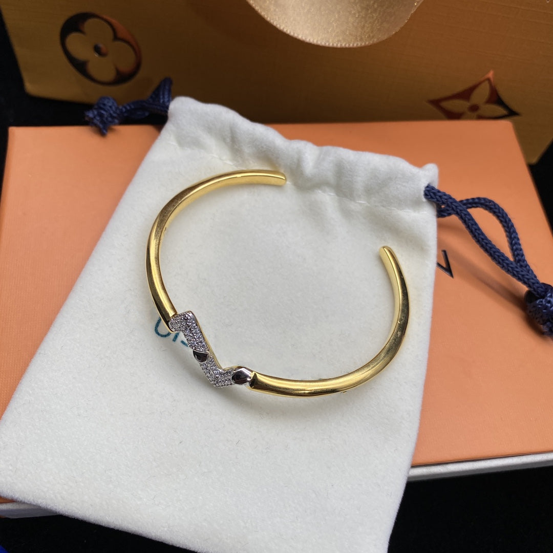 [Elite]VOLTE UPSITE DOWN DIAMOND GOLD OPEN BRACELET