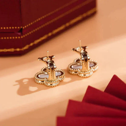 [Elite]CLOVER MEDIUM 1 MOTIFS  WHITE MOP STUD EARRINGS