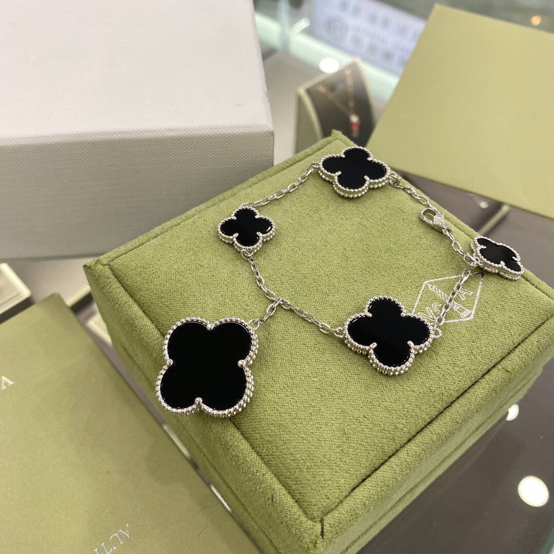 [Elite]CLOVER 5 MOTIFS SIVLER ONYX BRACELET