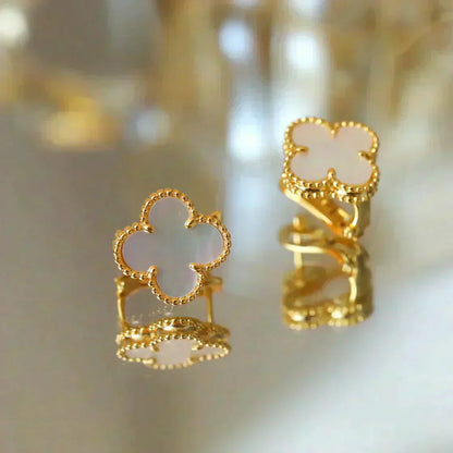 [Elite]CLOVER MEDIUM 1 MOTIFS  WHITE MOP STUD EARRINGS