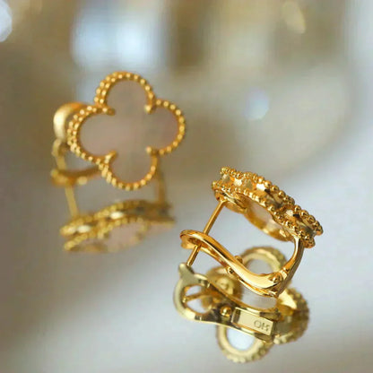 [Elite]CLOVER MEDIUM 1 MOTIFS  WHITE MOP STUD EARRINGS