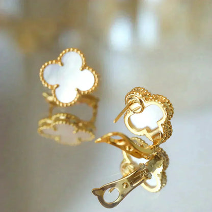 [Elite]CLOVER MEDIUM 1 MOTIFS  WHITE MOP STUD EARRINGS
