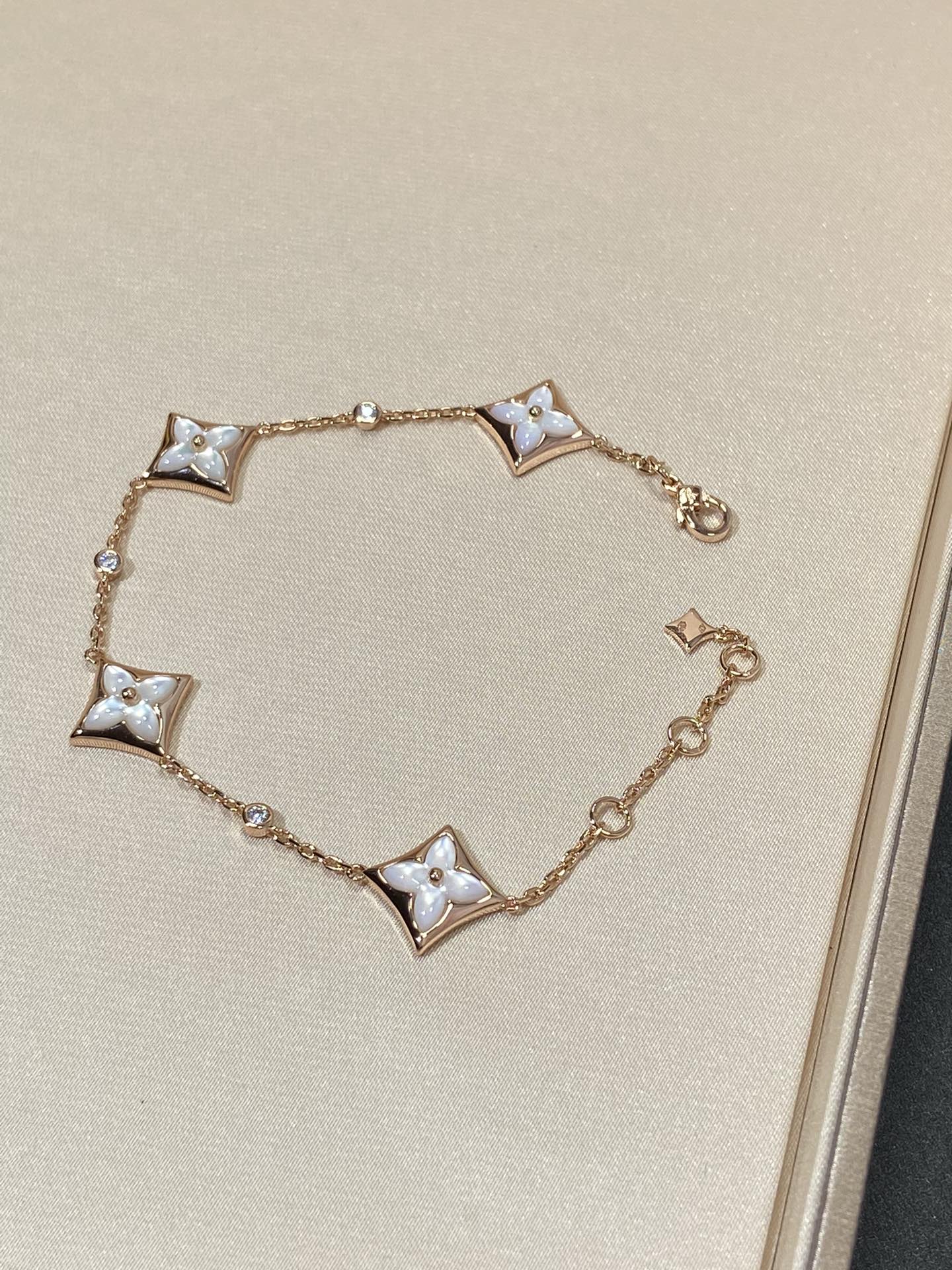 [Elite]STAR 4 MOTIF MOP DIAMOND PINK GOLD BRACELET