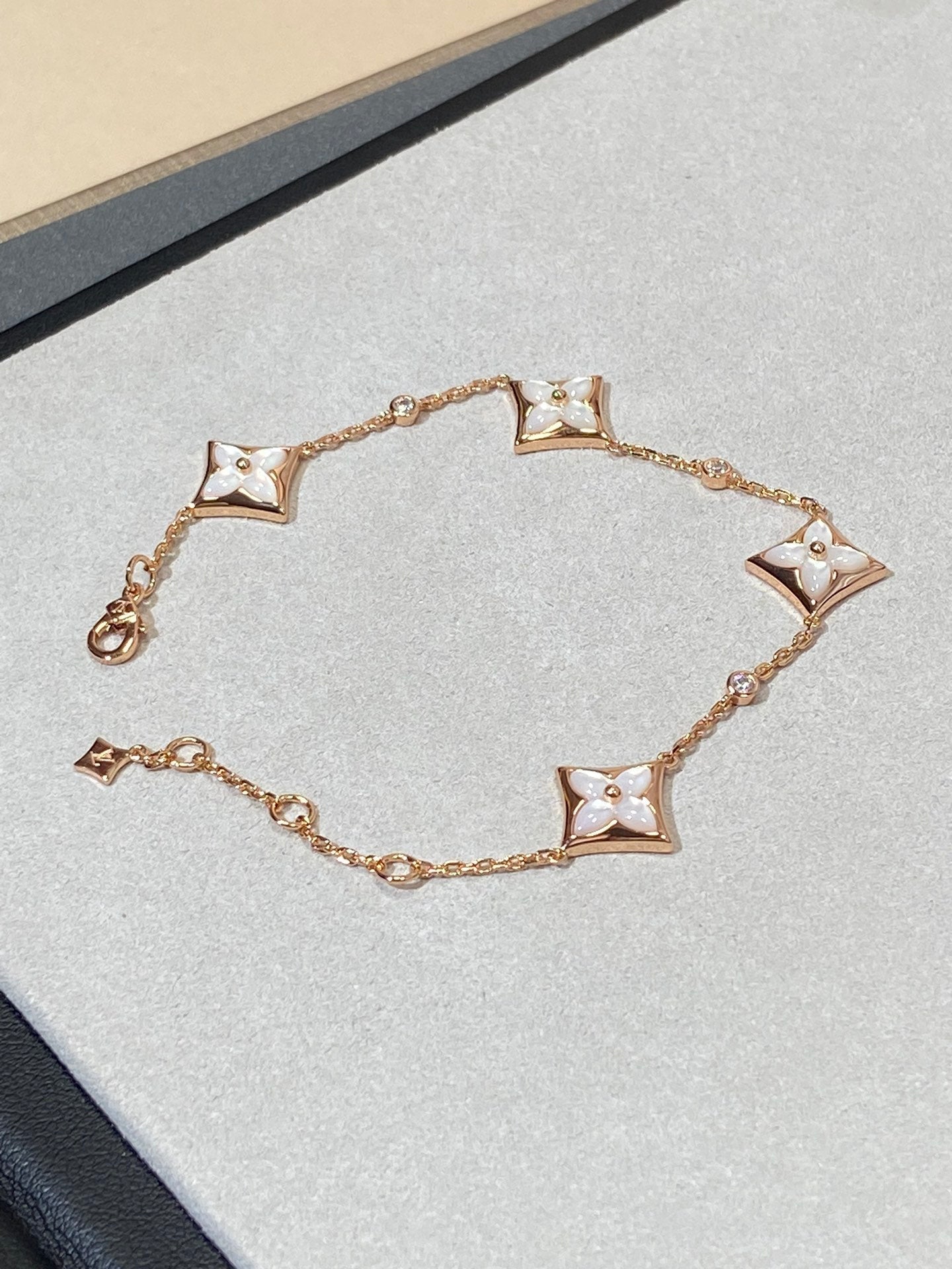 [Elite]STAR 4 MOTIF MOP DIAMOND PINK GOLD BRACELET