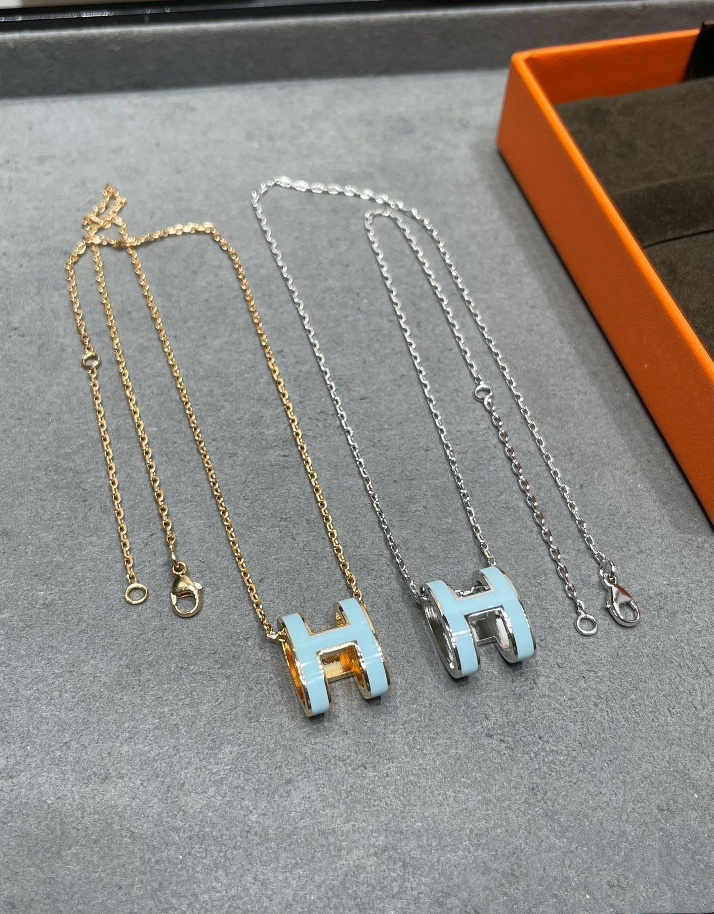 [Elite]POP H SKY BLUE NECKLACE