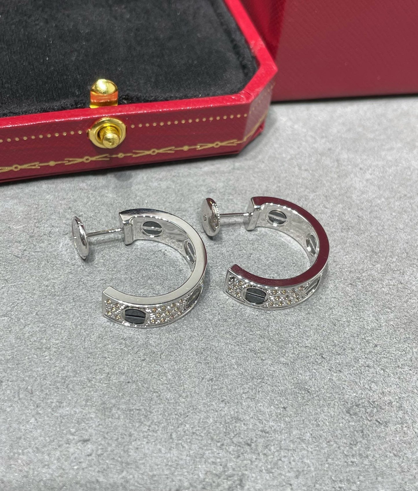 [Elite]LOVE CERAMIC DIAMOND PAVED SILVER EARRINGS