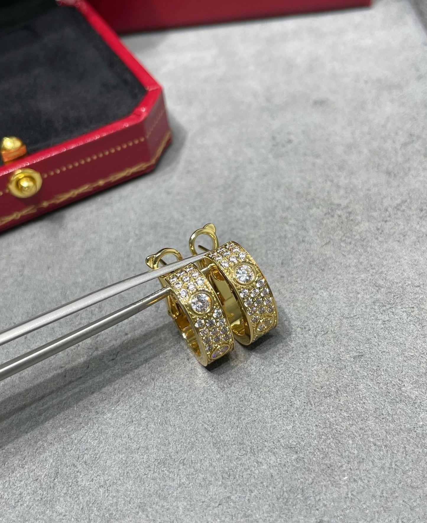 [Elite]LOVE 5.5MM DIAMOND PAVED EARRINGS