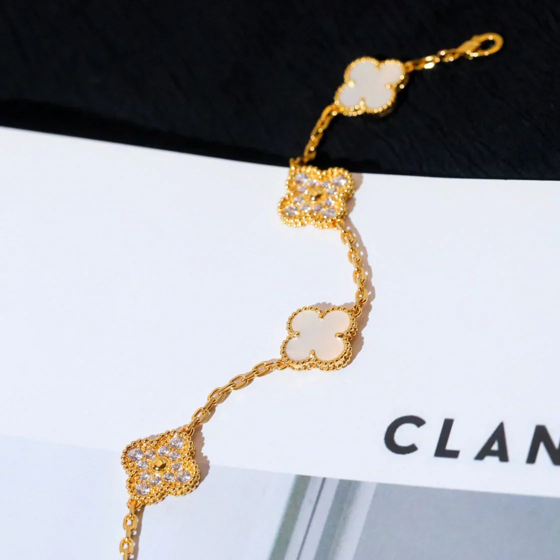 [Elite]CLOVER WHITE PEARL MOP 5 MOTIF BRACELET COLLECTION