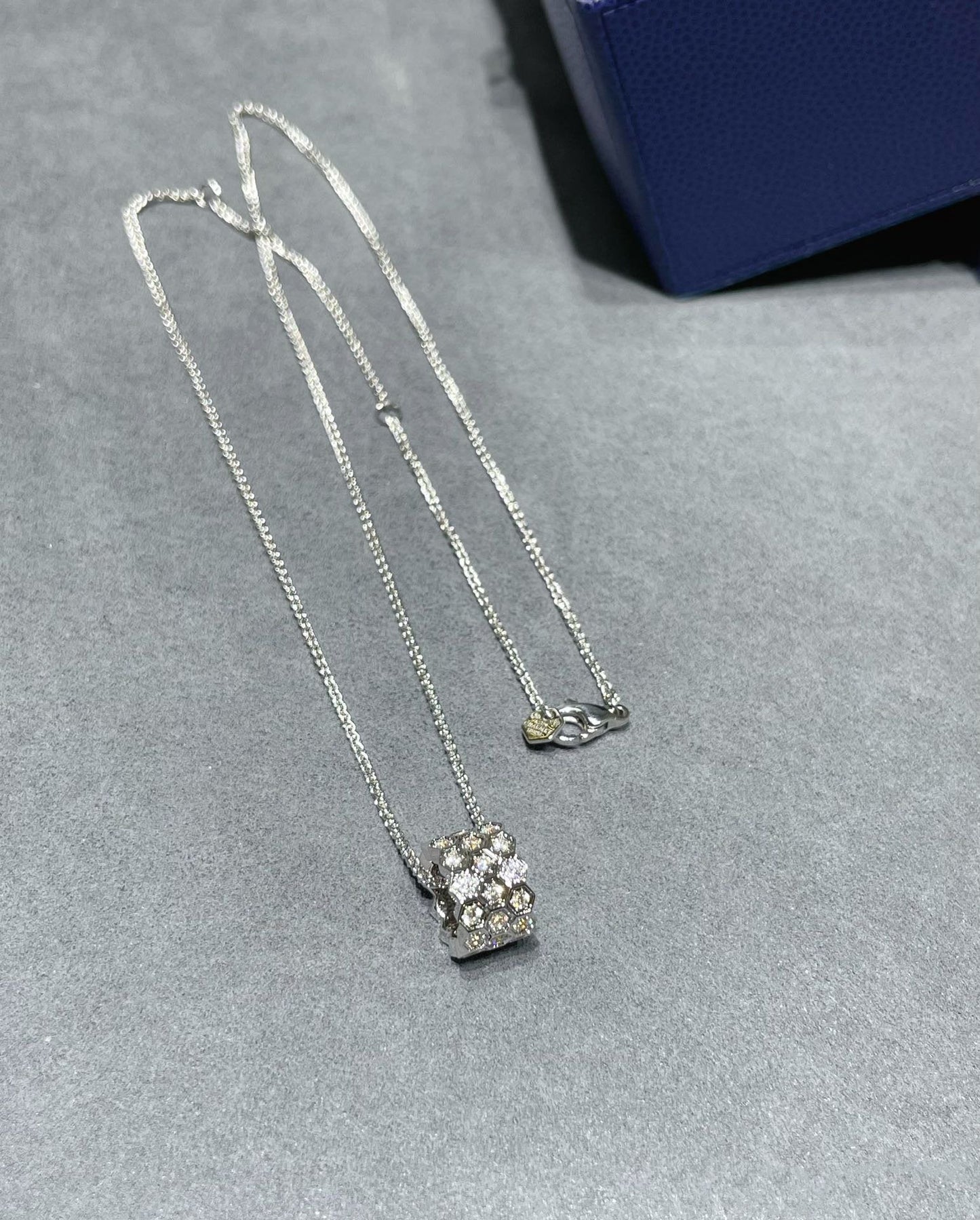 [Elite]BEE LOVE DIAMOND PAVED 3 ROW NECKLACE