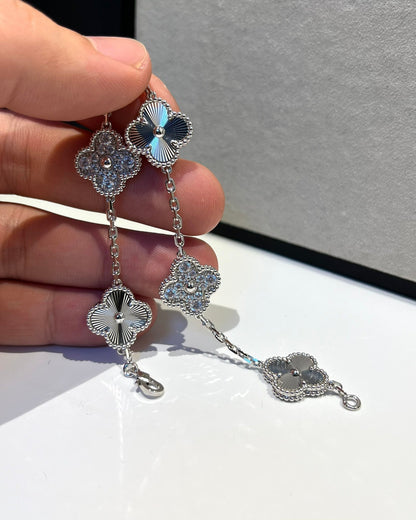 [Elite] CLOVER 5 MOTIF LASER BRACELET COLLECTION