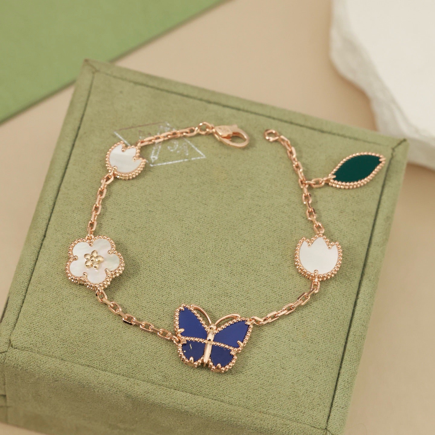 [Elite]LUCKY SPRING BUTTERFLY 5 MOTIF BRACELET