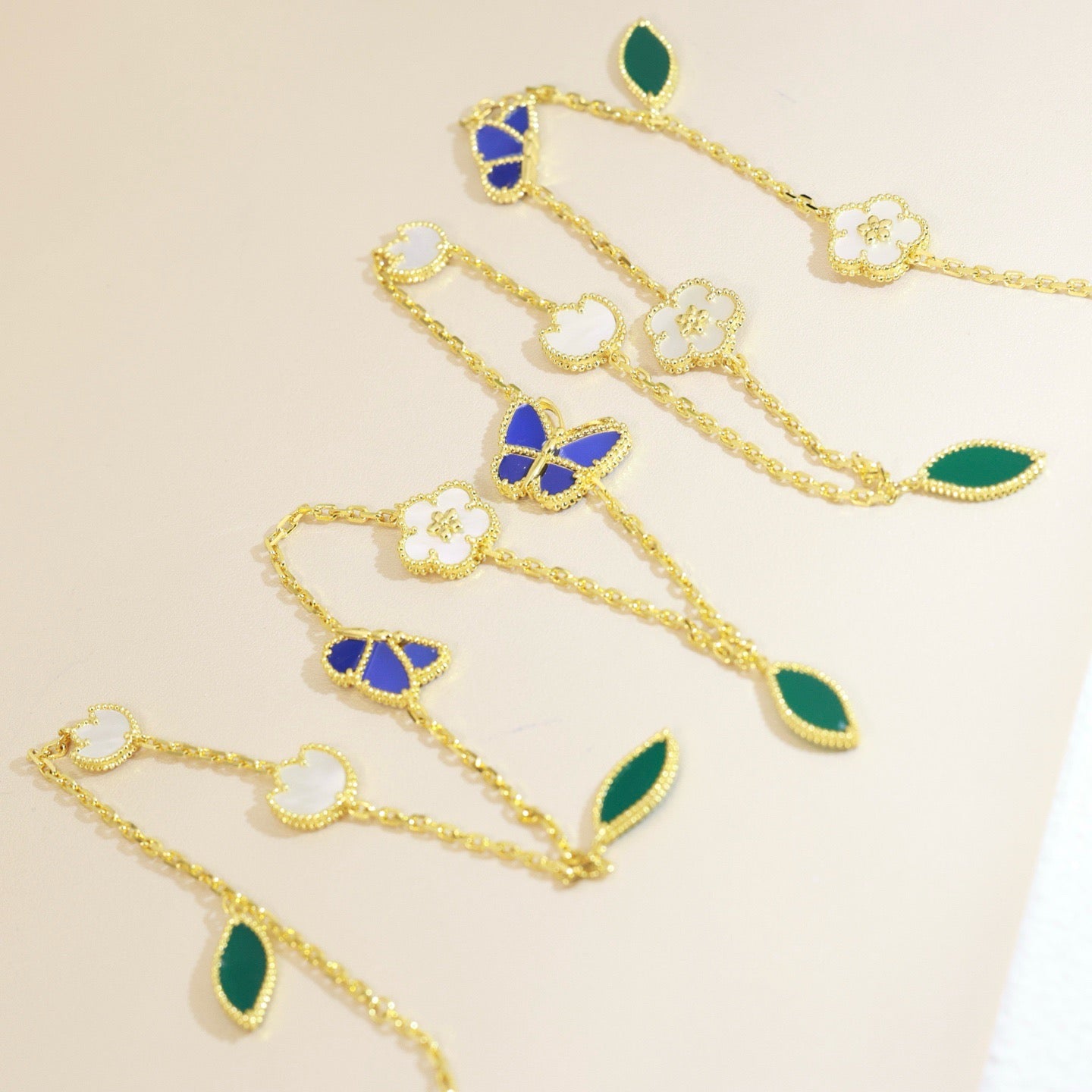 [Elite]LUCKY SPRING BUTTERFLY 15 FLOWER NECKLACE