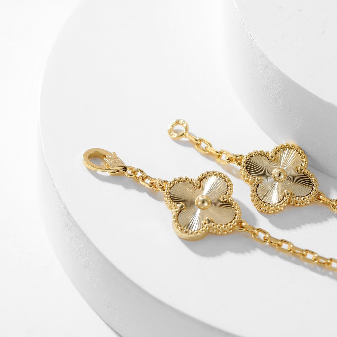 [Elite]CLOVER 10 MOTIFS LASER NECKLACE