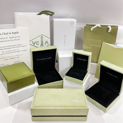 [Elite]VA CLOVER BRACELET NECKLACE RING BOX GIFT BAG