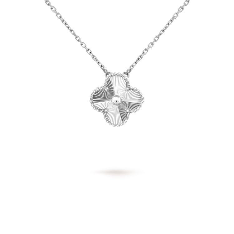 [Elite]CLOVER 15MM LASER NECKLACE SILVER