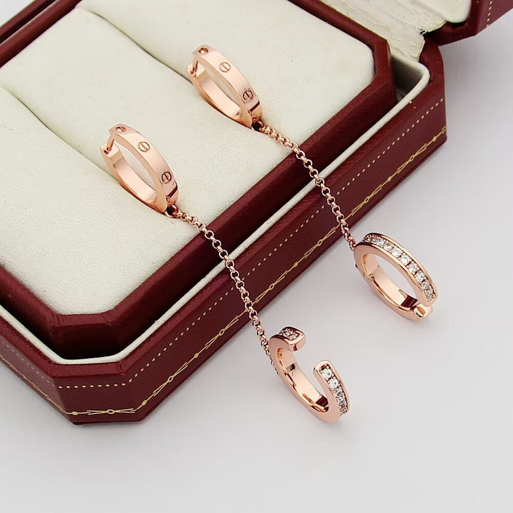 [Elite]LOVE 3.0MM HALF DIAMOND EARRINGS